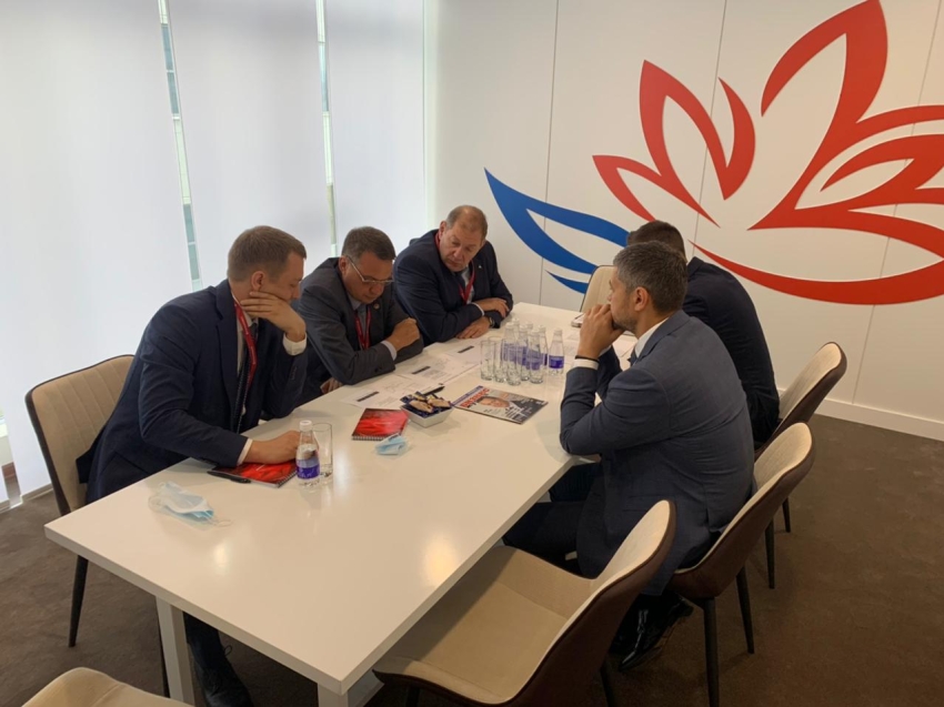 ВЭФ-2021: Александр Осипов обсудил с представителями ООО УК «Колмар» возможности реализации инвестпроектов в Забайкалье 